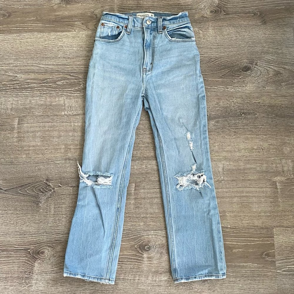 Abercombie & Fitch | Light Distressed | 24 or 00 Short | Straight Ankle Jean